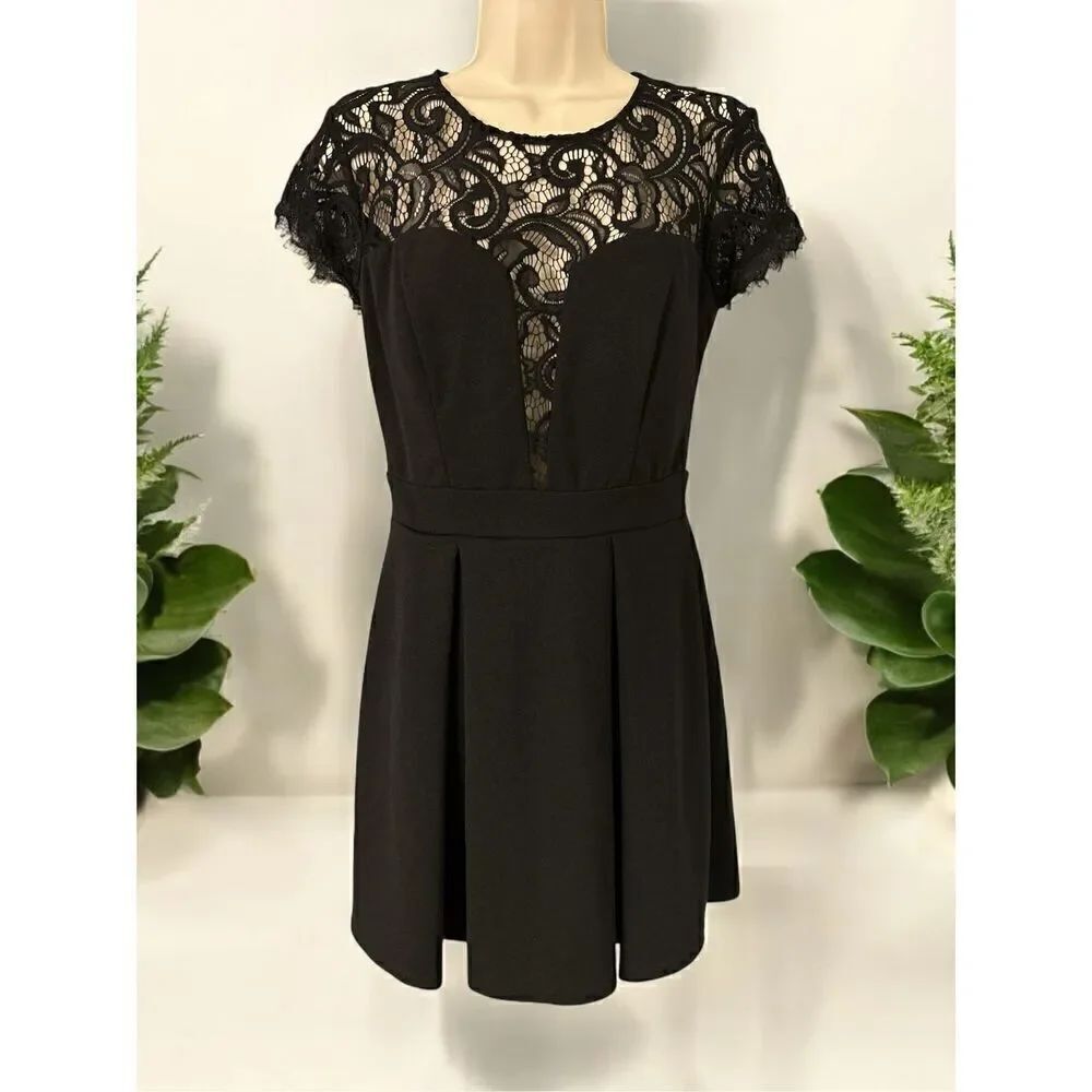 B. Darlin Black Cocktail Dress Size 5/6 Short Sleeve